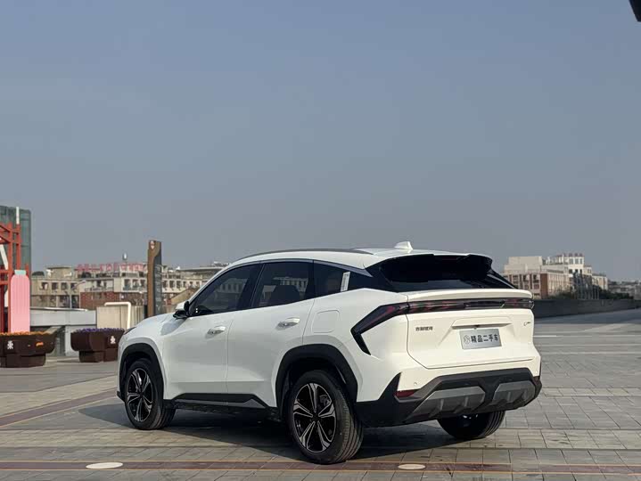 Photo 7 - Geely Galaxy L7