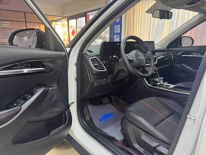 Фото 7 - Kia KX3