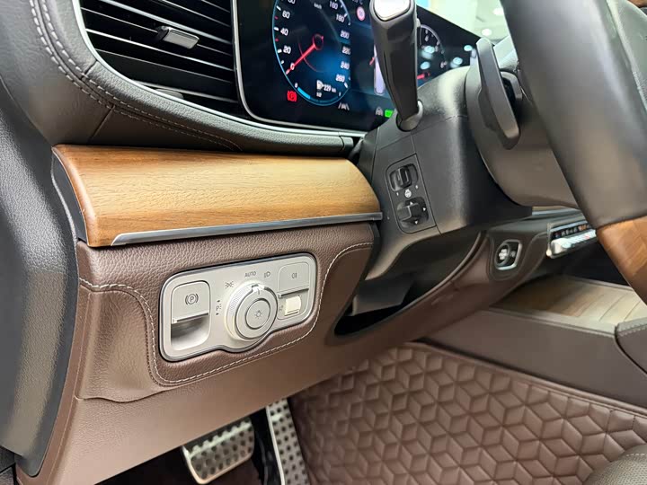 Фото 6 - Mercedes-Benz GLS-Class