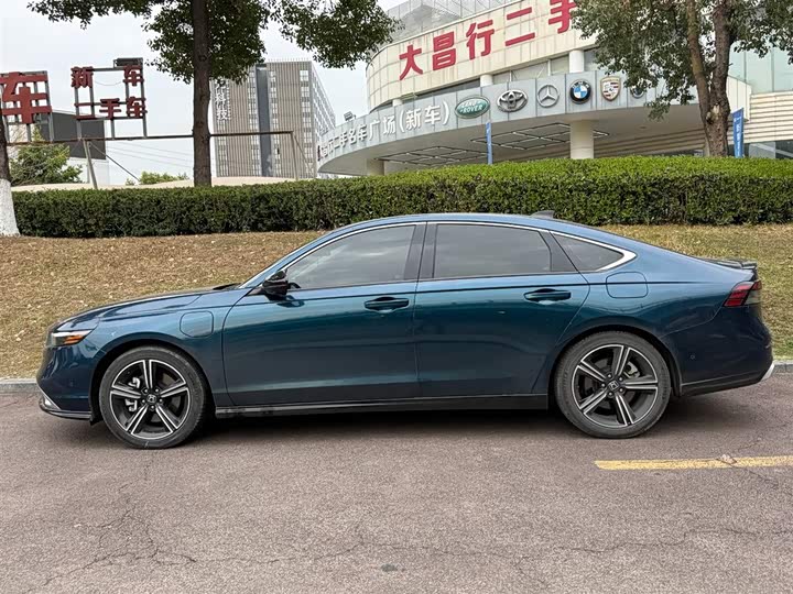 Фото 3 - Honda Accord Hybrid