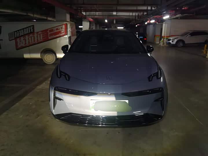 Фото 2 - Zeekr X