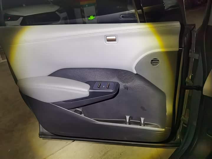 Фото 7 - Zeekr X