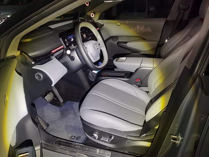 Фото 9 - Zeekr X