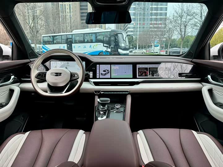 Фото 5 - Geely Monjaro