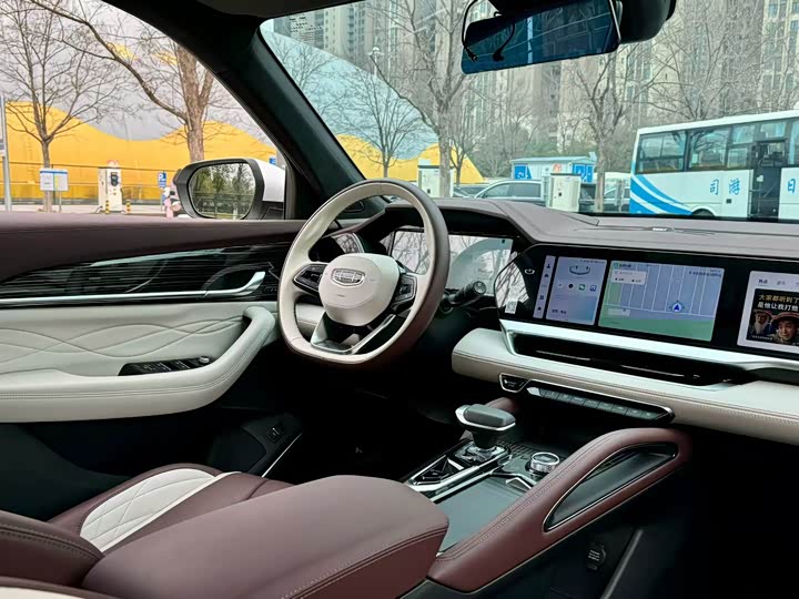 Фото 6 - Geely Monjaro