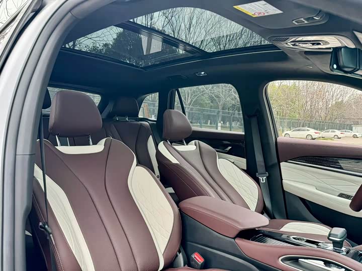 Фото 7 - Geely Monjaro