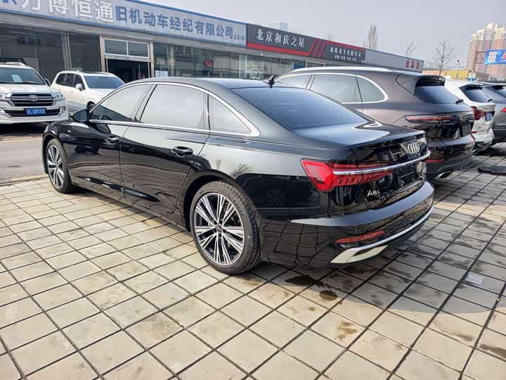 Фото 4 - Audi A6L