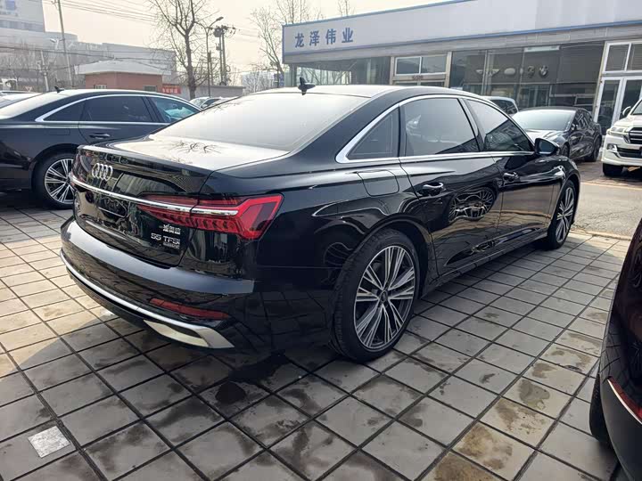 Фото 6 - Audi A6L