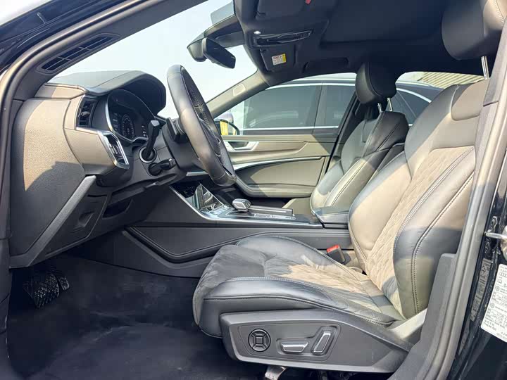 Фото 9 - Audi A6L