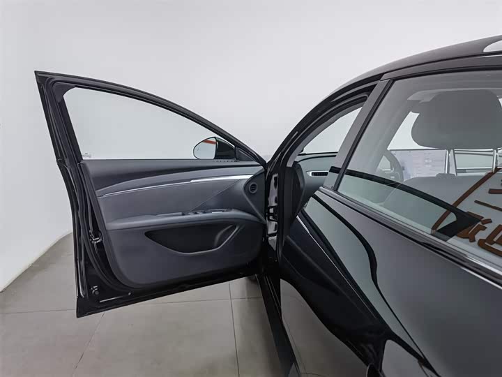 Фото 8 - XPeng Mona M03