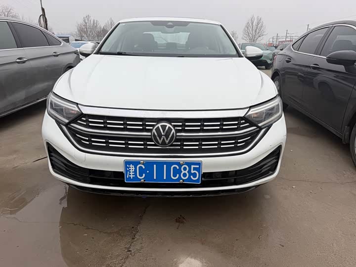 Фото 1 - Volkswagen Sagitar L