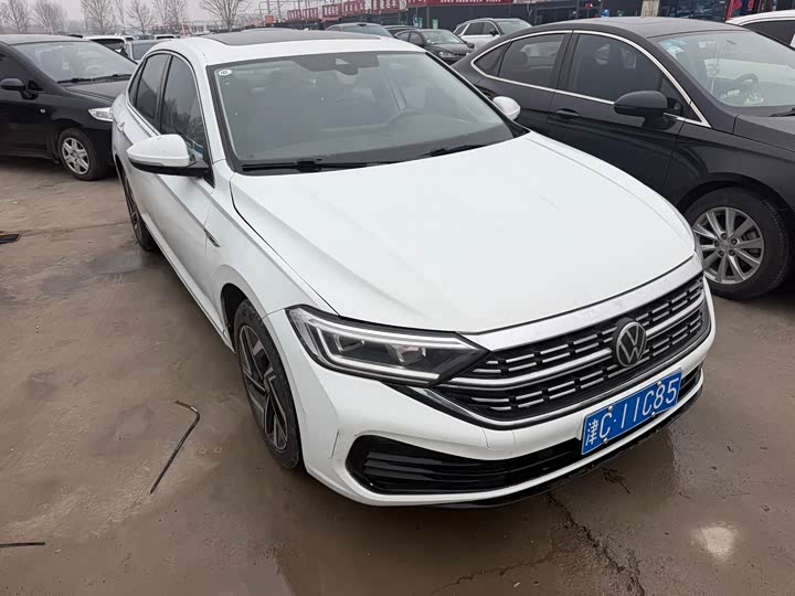 Фото 3 - Volkswagen Sagitar L