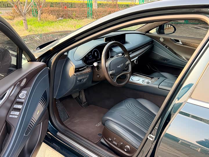 Фото 6 - Genesis G80