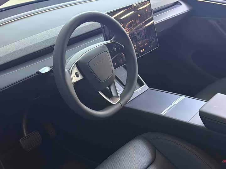 Фото 2 - Tesla Model Y