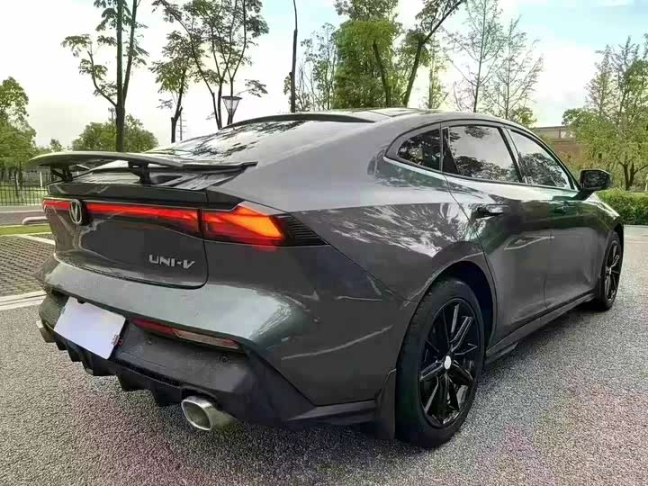 Фото 7 - Changan UNI-V