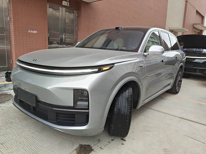 Фото 1 - LiXiang L8