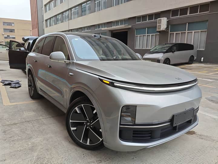 Фото 2 - LiXiang L8