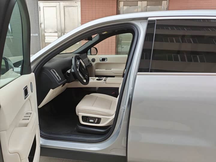 Фото 5 - LiXiang L8