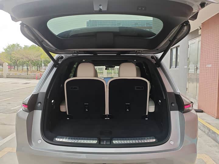 Фото 8 - LiXiang L8