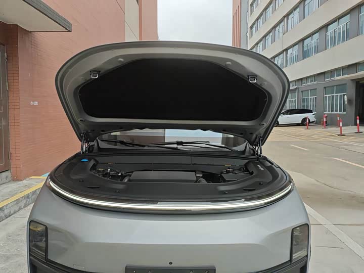 Фото 9 - LiXiang L8