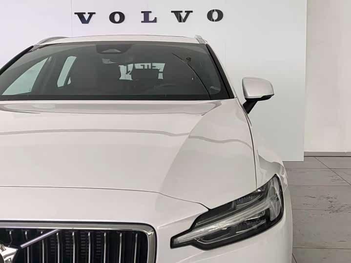 Фото 3 - Volvo V60