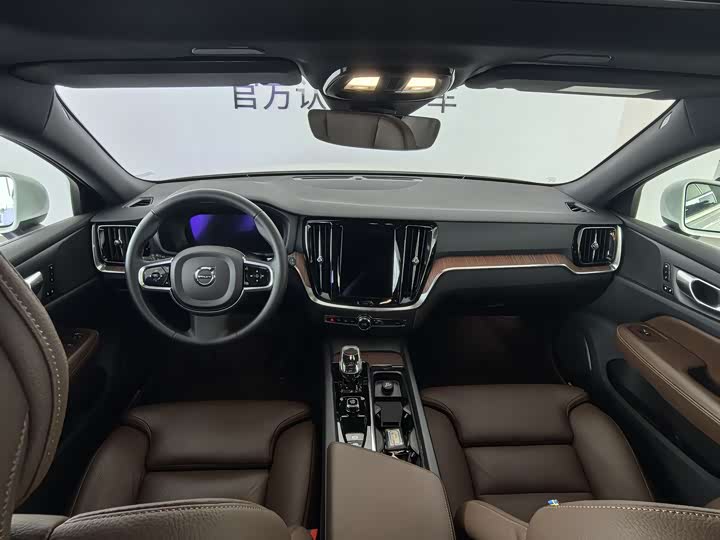 Фото 9 - Volvo V60