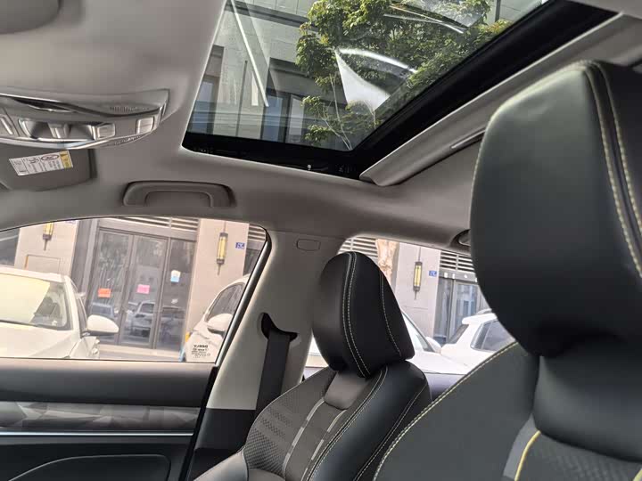 Фото 9 - Geely Binrui