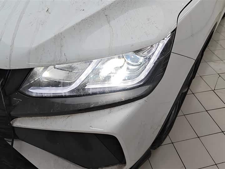 Фото 5 - Geely Coolray