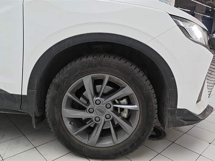 Фото 6 - Geely Coolray