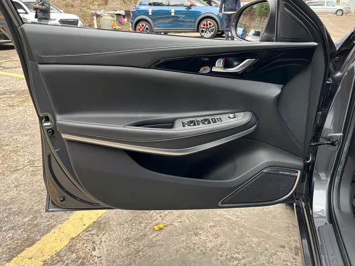 Фото 8 - Changan Raeton CC