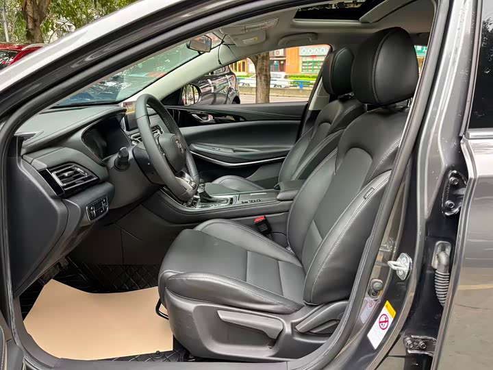 Фото 9 - Changan Raeton CC