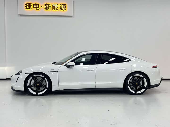 Photo 2 - Porsche Taycan