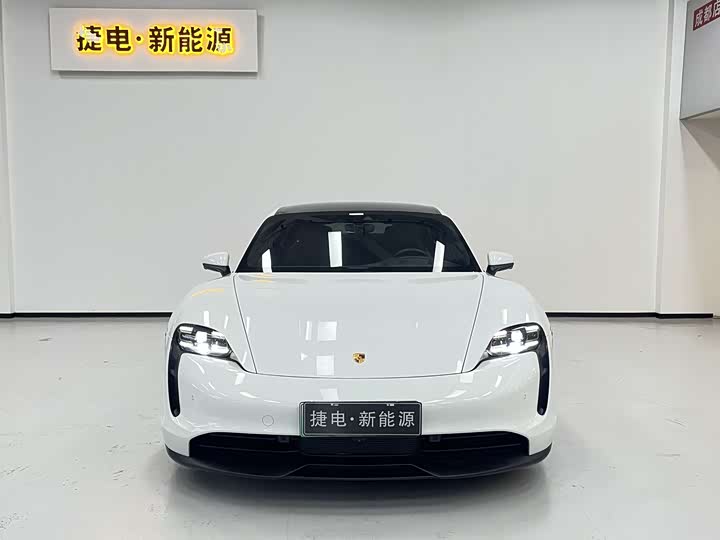 Photo 3 - Porsche Taycan