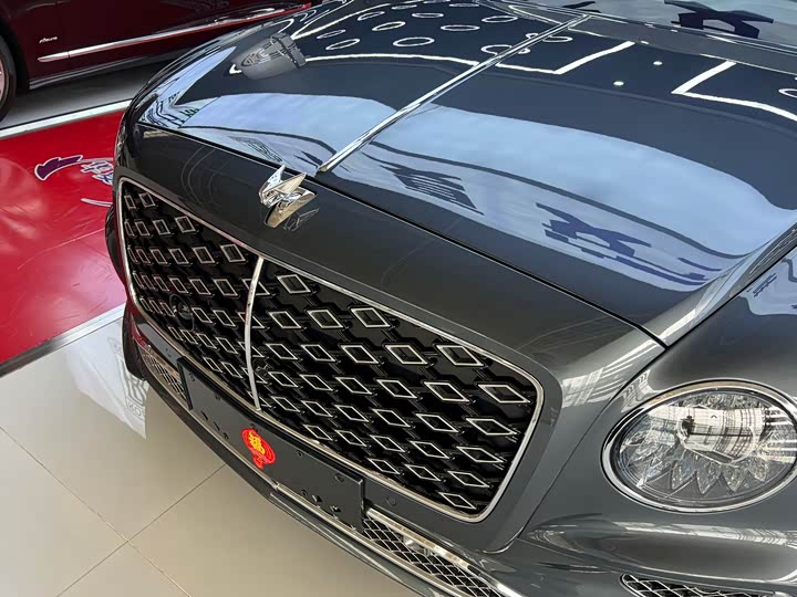 Фото 3 - Bentley Flying Spur