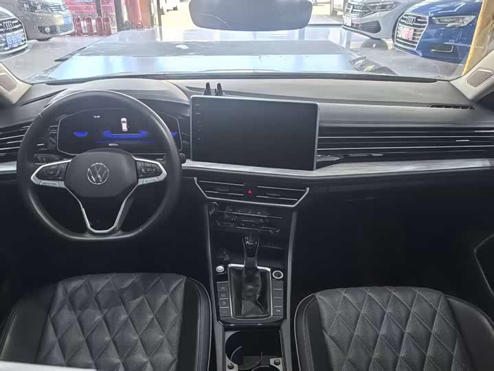 Фото 4 - Volkswagen Sagitar L