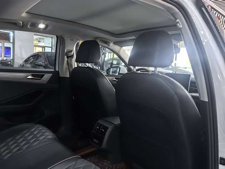 Фото 5 - Volkswagen Sagitar L