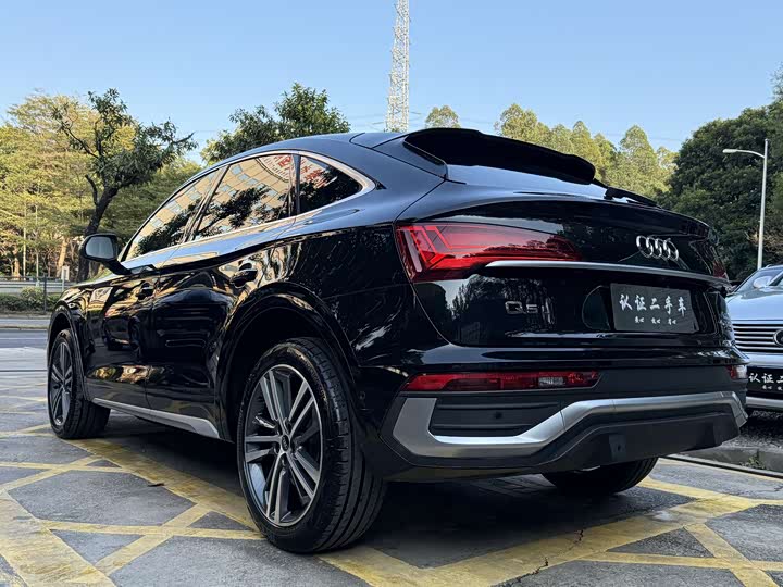 Фото 5 - Audi Q5L Sportback