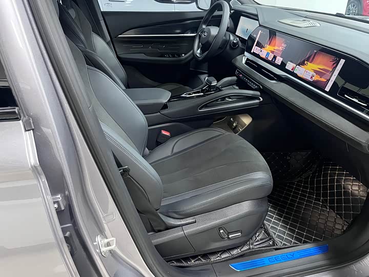 Фото 7 - Geely Monjaro