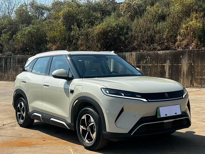 Photo 3 - BYD Yuan Up