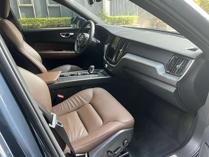 Фото 5 - Volvo XC60