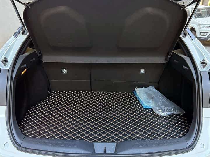 Photo 8 - Toyota Izoa