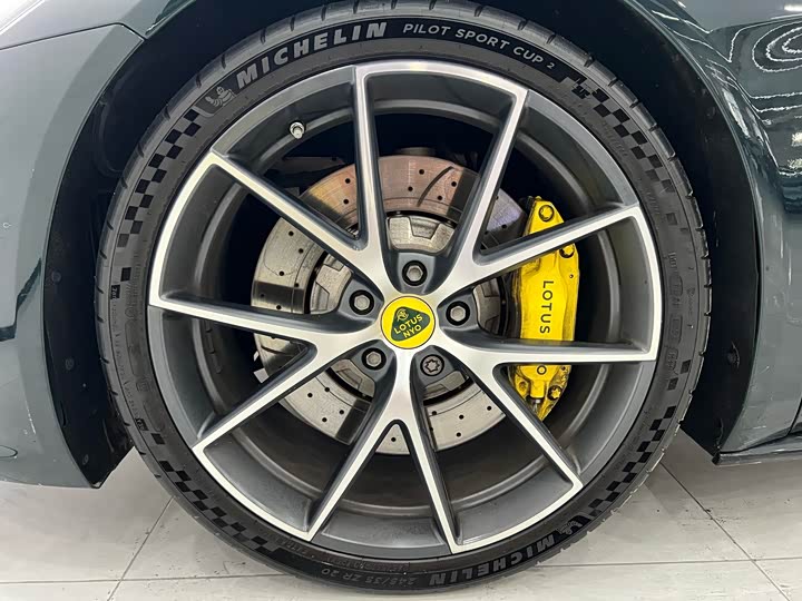 Фото 8 - Lotus Emira