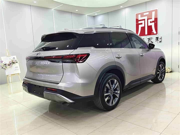 Photo 4 - Infiniti QX60