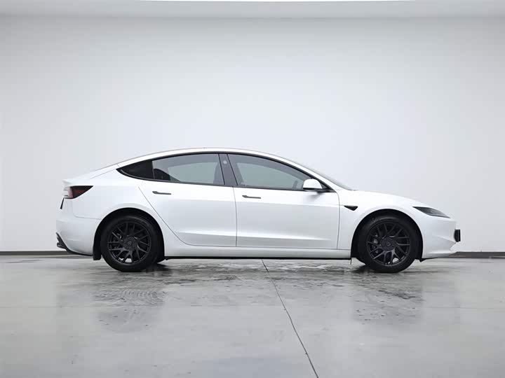 Photo 5 - Tesla Model 3