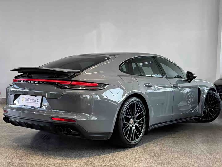 Фото 7 - Porsche Panamera