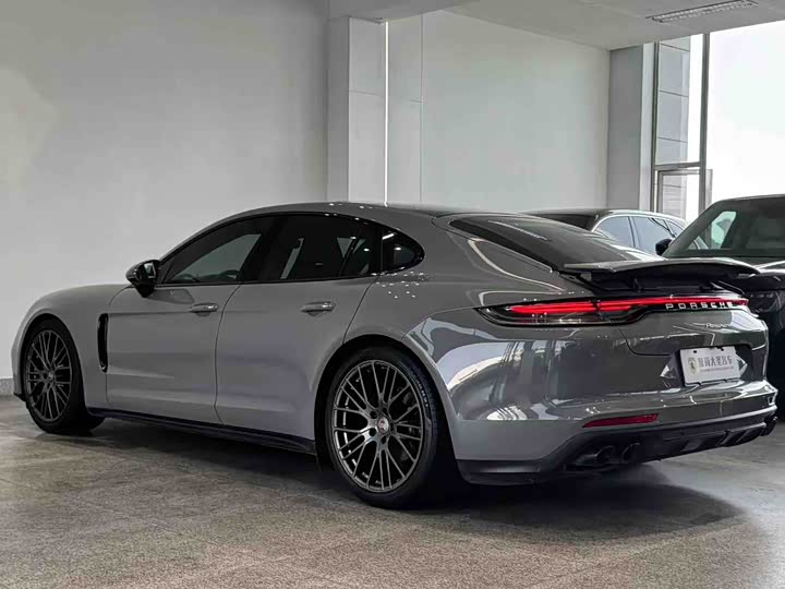 Фото 9 - Porsche Panamera