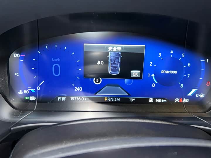 Фото 2 - Ford Escape