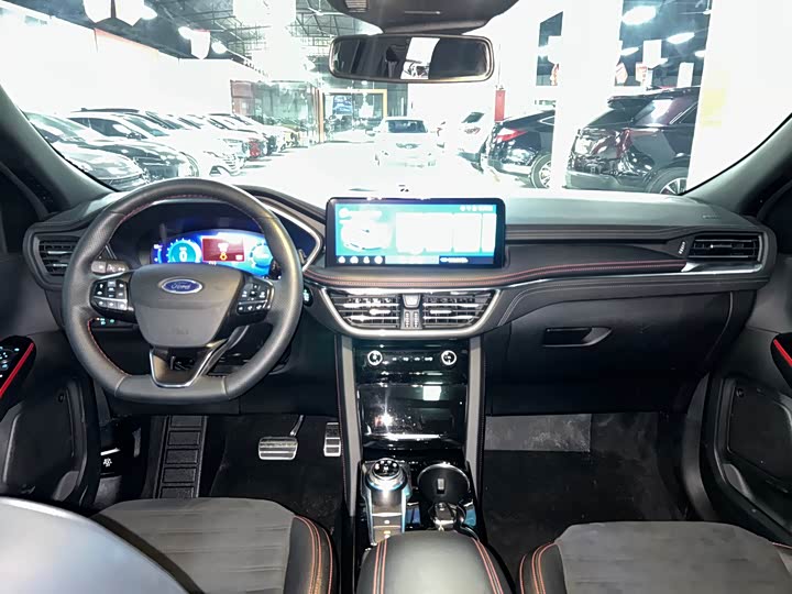 Фото 7 - Ford Escape