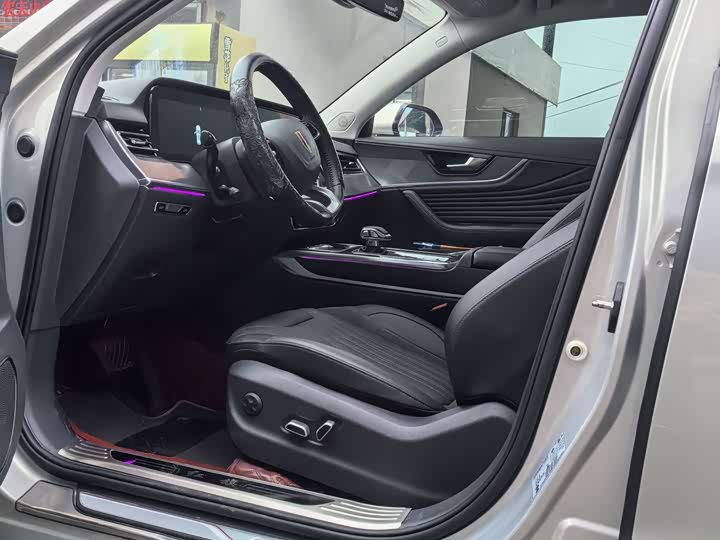 Photo 5 - Hongqi HS5