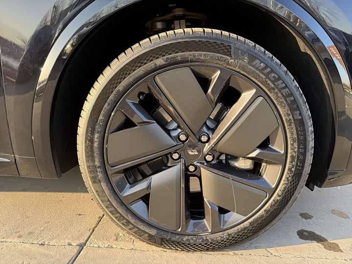 Фото 9 - LiXiang L8